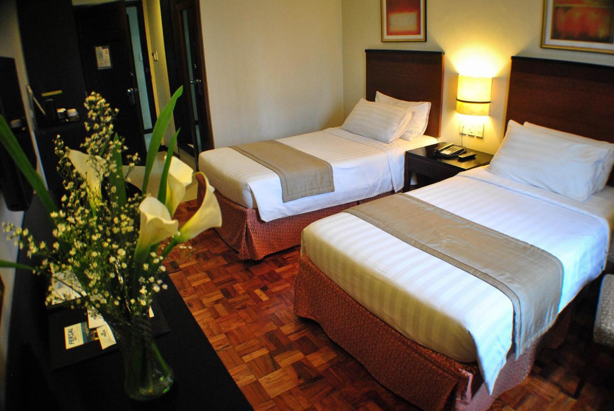 Fersal Hotel Neptune Makati Makati City Exterior foto