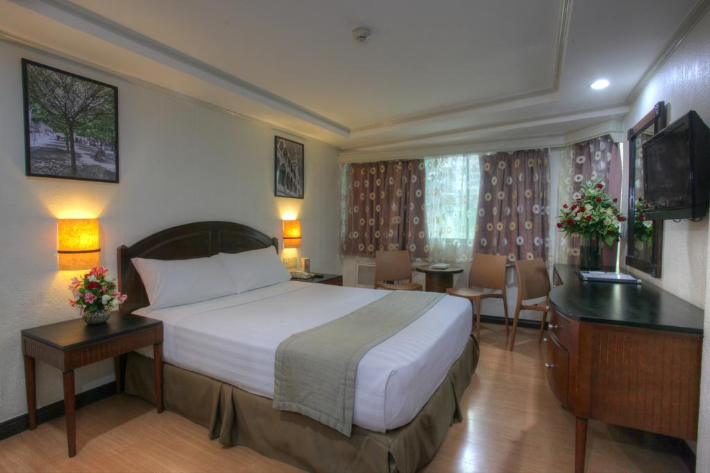 Fersal Hotel Neptune Makati Makati City Exterior foto