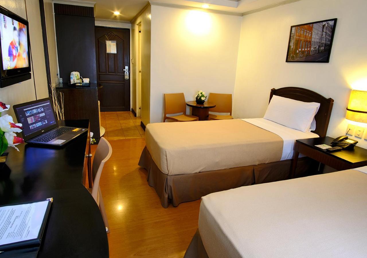 Fersal Hotel Neptune Makati Makati City Exterior foto