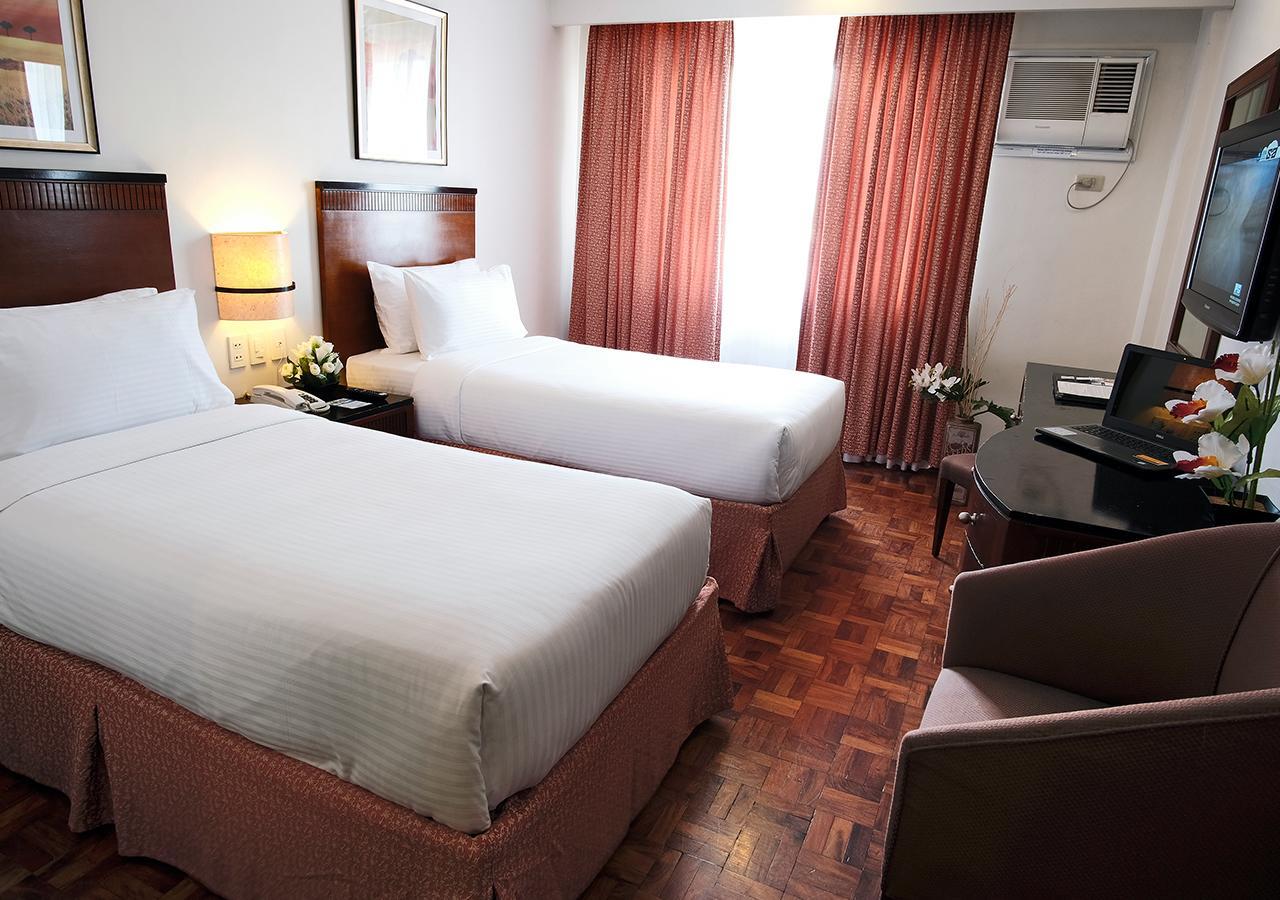 Fersal Hotel Neptune Makati Makati City Exterior foto